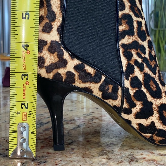 Stylish Michael Kors Booties - Picture 14 of 14